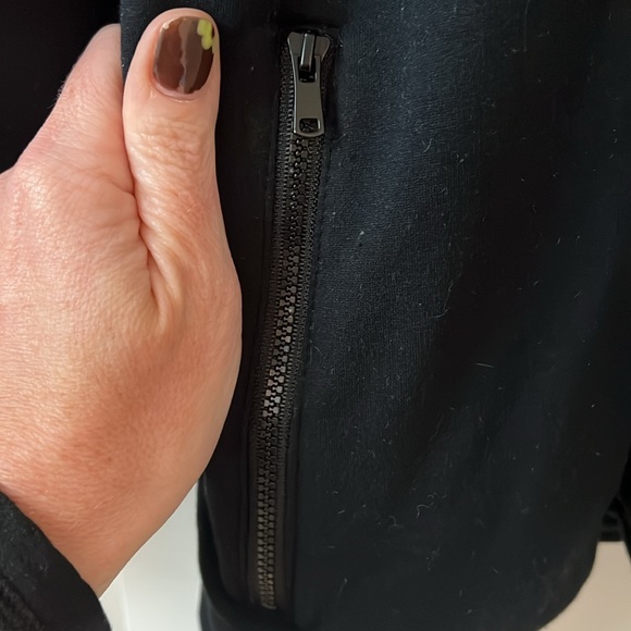 Black jacket - Picture 3 of 3